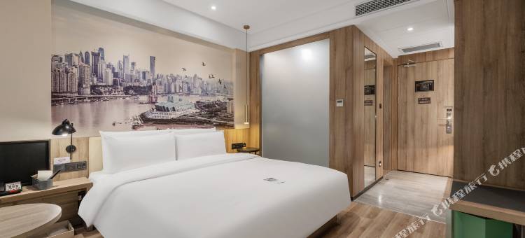 重庆解放碑八一广场亚朵酒店图片