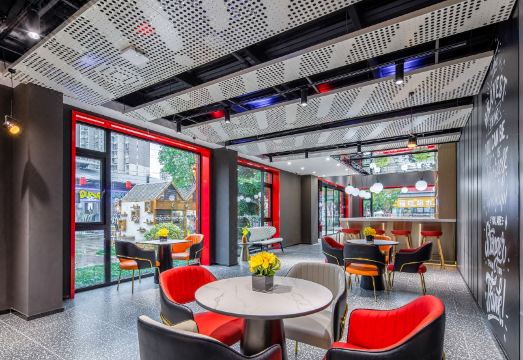 Ibis Hotel Kunming South Railway StationHotel Overview