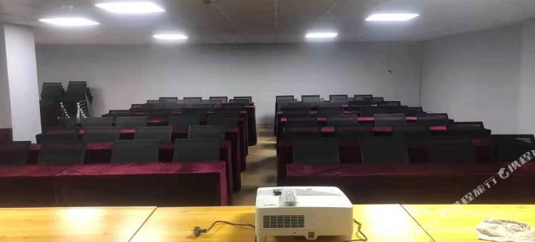 都市118连锁酒店(唐山火车站店)图片