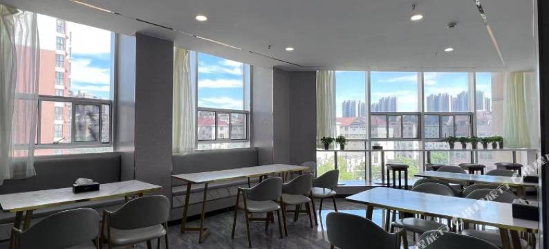 日照陌梵铂曼酒店(岚山区政府一中店)图片