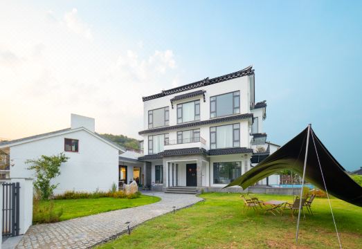 Qixishe Homestay Hotel Overview