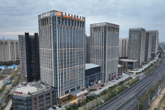 济南华山鸿腾湖景大酒店预订价格,联系电话位置地址【携程酒店】