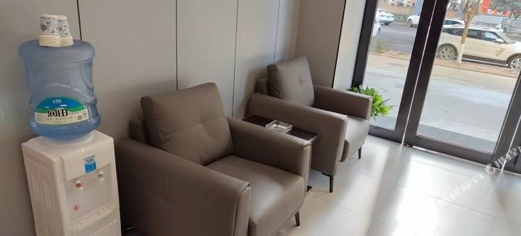 颐庭酒店(光谷科技会展中心万年台店)图片