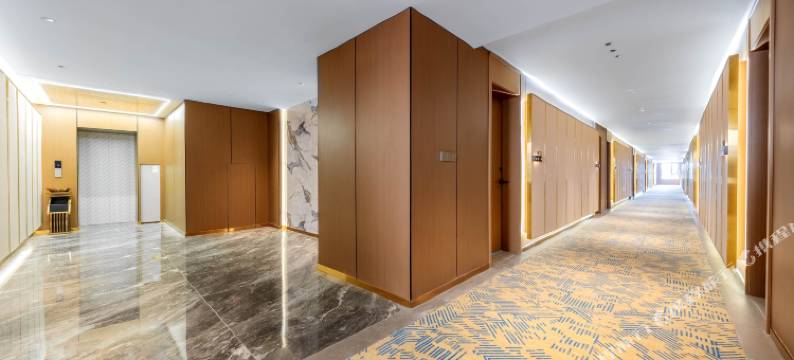 Urba柏纳酒店(巩留县人民广场店)图片