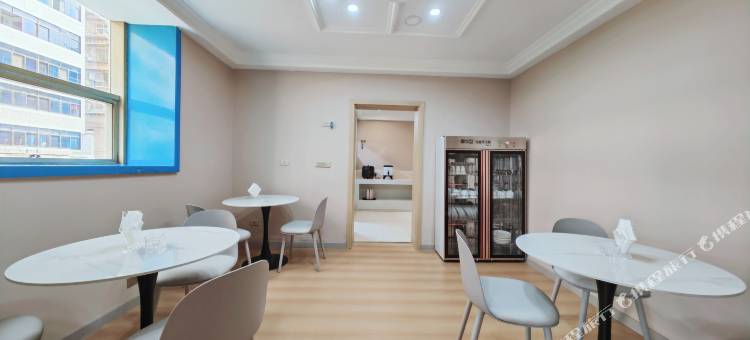 达州天斯大酒店(城市中心广场三圣宫美食街店)图片