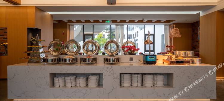 昆明.龙胤MAGICALCITYWALKWORL设计师酒店(昆明站万达广场店)图片