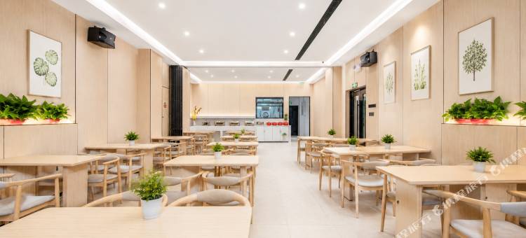 艺龙万国酒店(信阳北京路店)图片