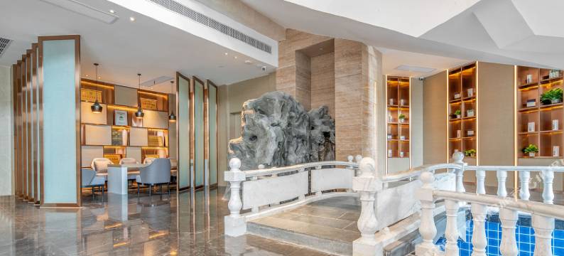 龙南龙泽居国际大酒店(万达广场店)图片