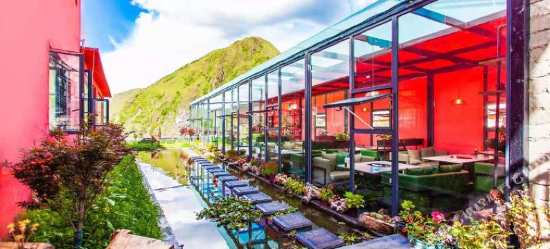 康定梵音阿缦艺术酒店图片