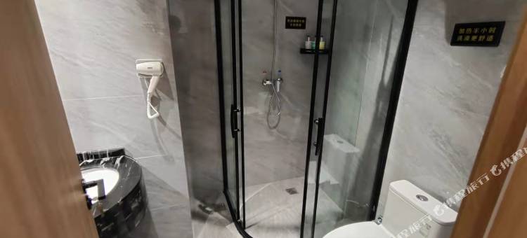 素美殿影酒店(信阳高铁东站店)图片