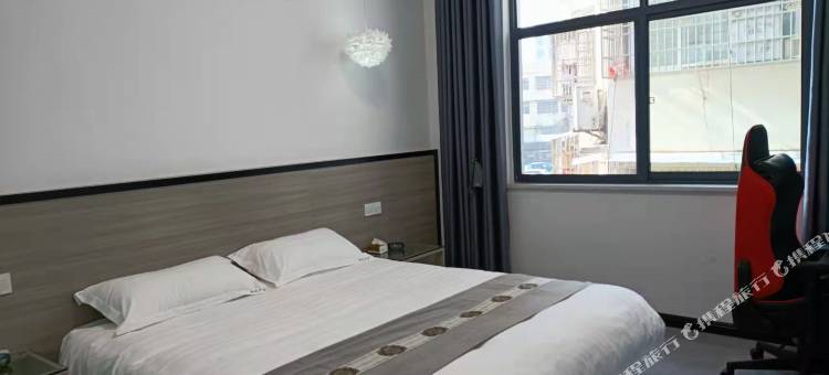 豫楚电竞宾馆(潜江中医院店)图片