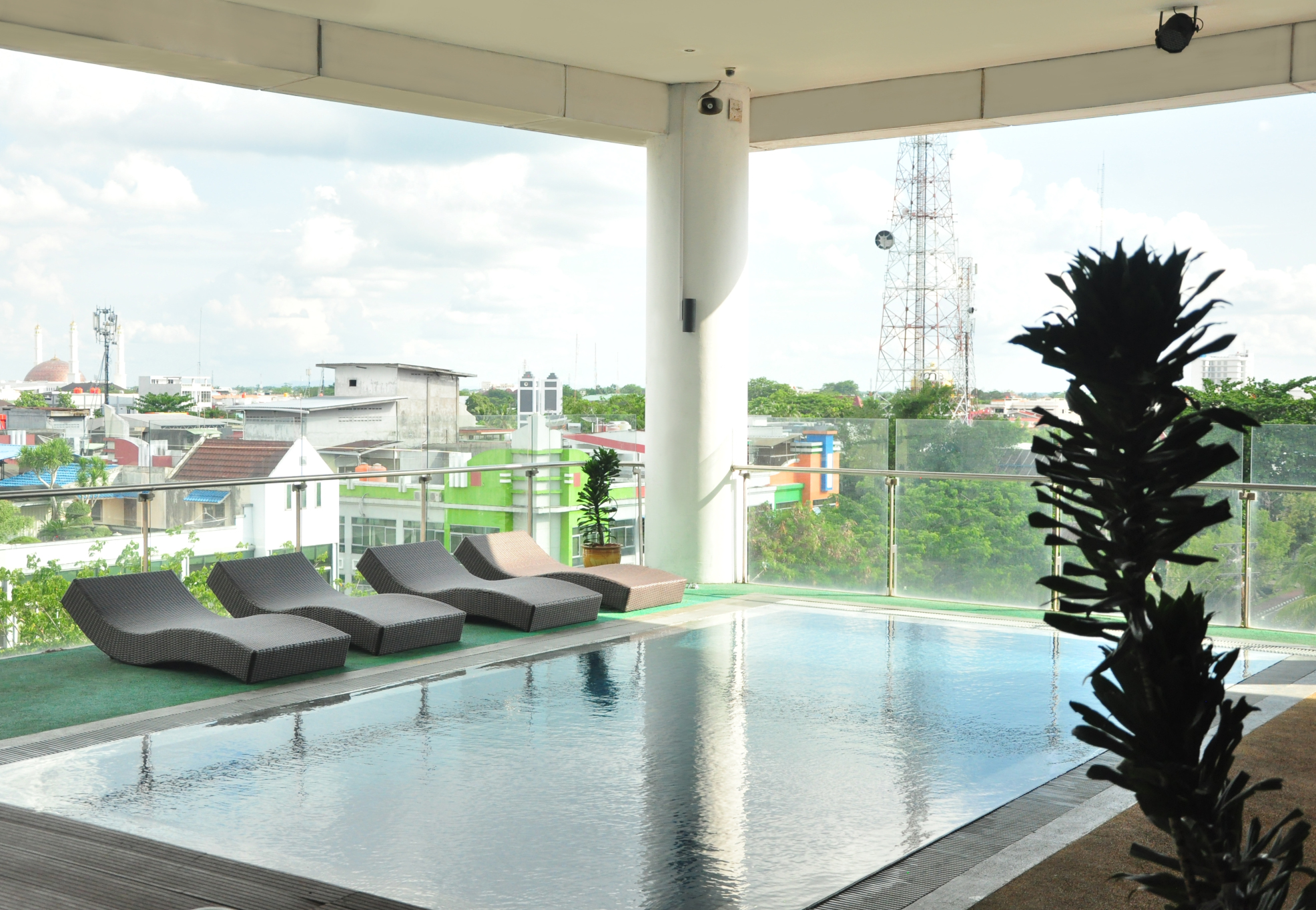 Golden Tulip PontianakOver view