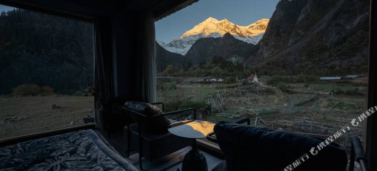 雨崩远方的家二号院(德钦店)图片