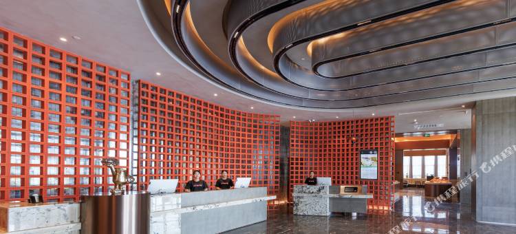 烟台八角湾大学城中建亚朵酒店图片