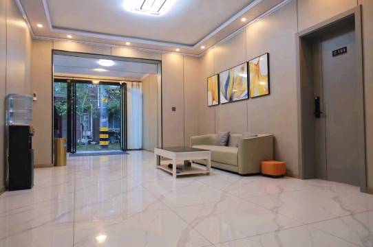 逸沫轻奢酒店(西安咸阳国际机场店)