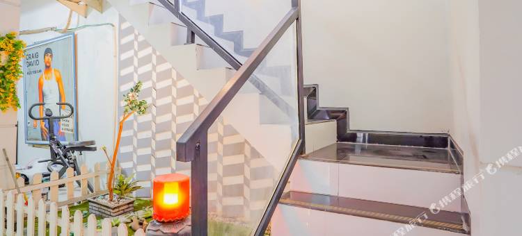 O酒店江南风格公寓(Gangnam Style Residence Mitra RedDoorz Near Merr Surabaya)图片