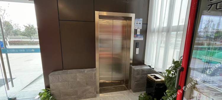 如家睿柏·云酒店(芜湖鸿运商业时代广场店)图片