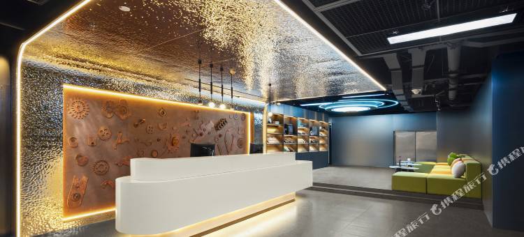 视介电竞酒店(重庆两江幸福广场店)图片