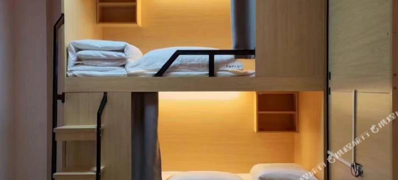 成都锦尚·云熙智慧青年旅舍太空舱(天府广场店)图片