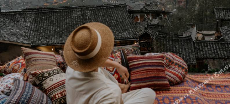 匠心一宅·屿归私汤民宿(西江千户苗寨观景台店)图片