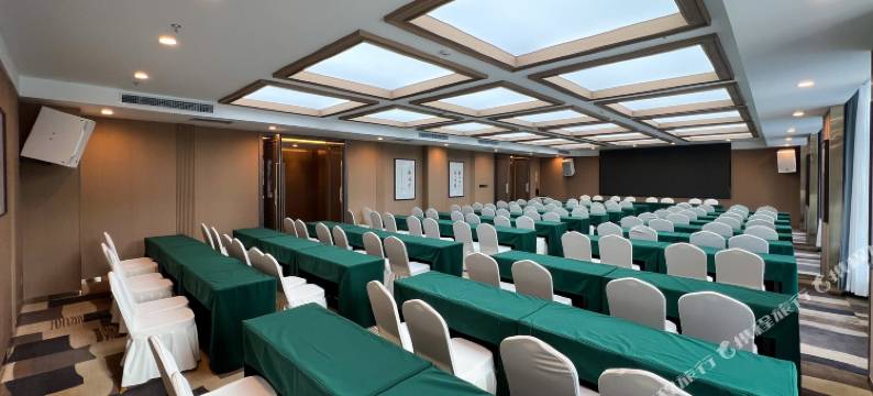 鄂尔多斯洲皇假日酒店(康巴什区政府店)图片