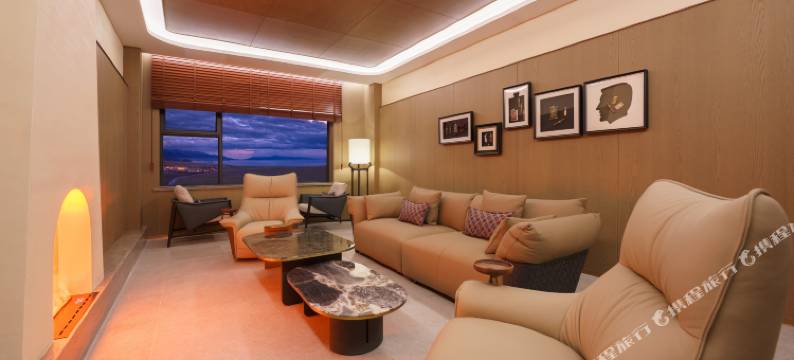 赛里木湖水云杉铂骊酒店(新游客中心店)图片