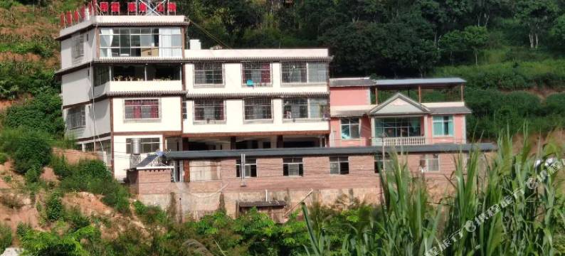 普洱良栖山舍客栈图片