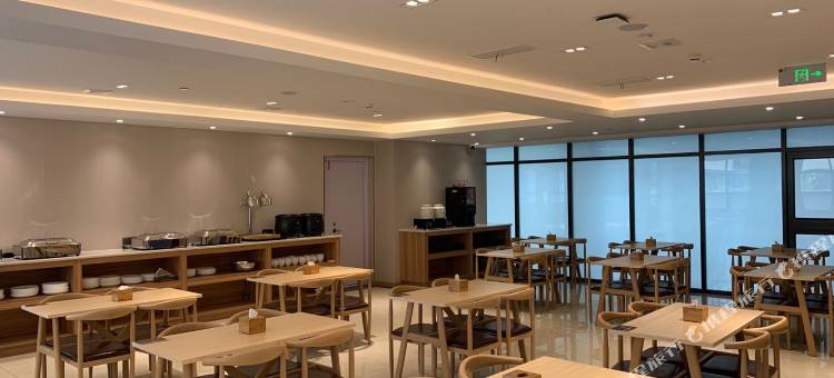 银通假日酒店(泰安方特店)图片
