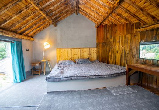 Tonglu and see mountain home stay Hotel Overview