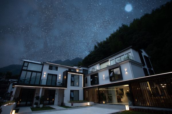 查看更多中国,安徽,泾县,蔡村镇月亮湾村东元组29号显示地图民宿泾县