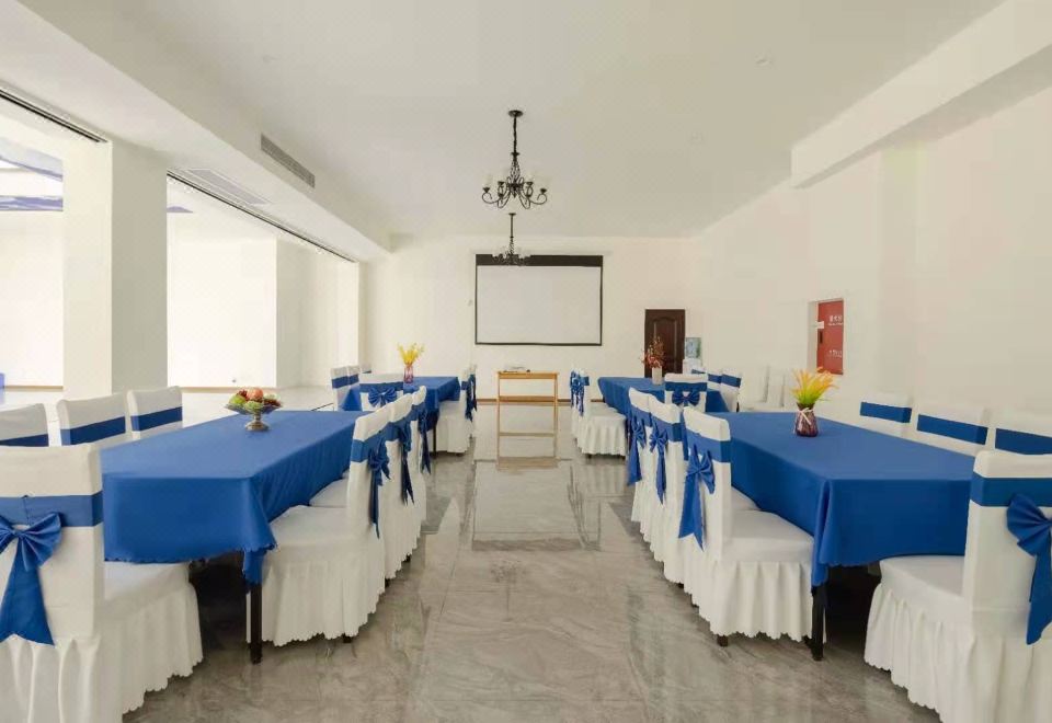 Nanxing holiday hotel (Mount Emei tourist center, Emeishan high-speed railway station) Hotel Overview