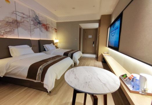 GreenTree Eastern Hotel (Nancheng Gaotiezhan) Hotel Overview