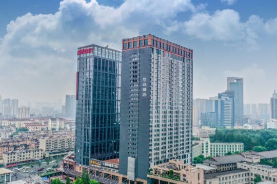 合肥长江路之心城安农大亚朵酒店