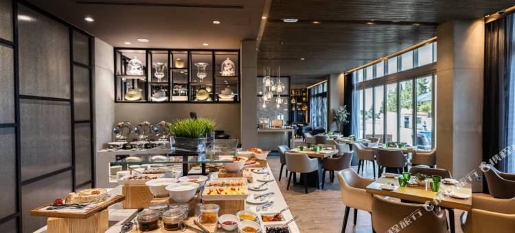 安曼罗塔娜中心酒店(Centro Mada Amman by Rotana)图片