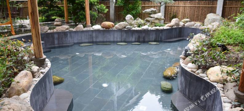 青城山云杉绿洲汤泉酒店图片