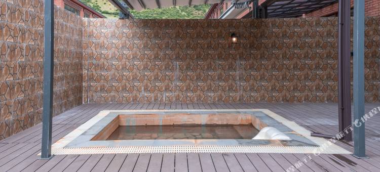 白玛岭温泉康养洒咧城图片