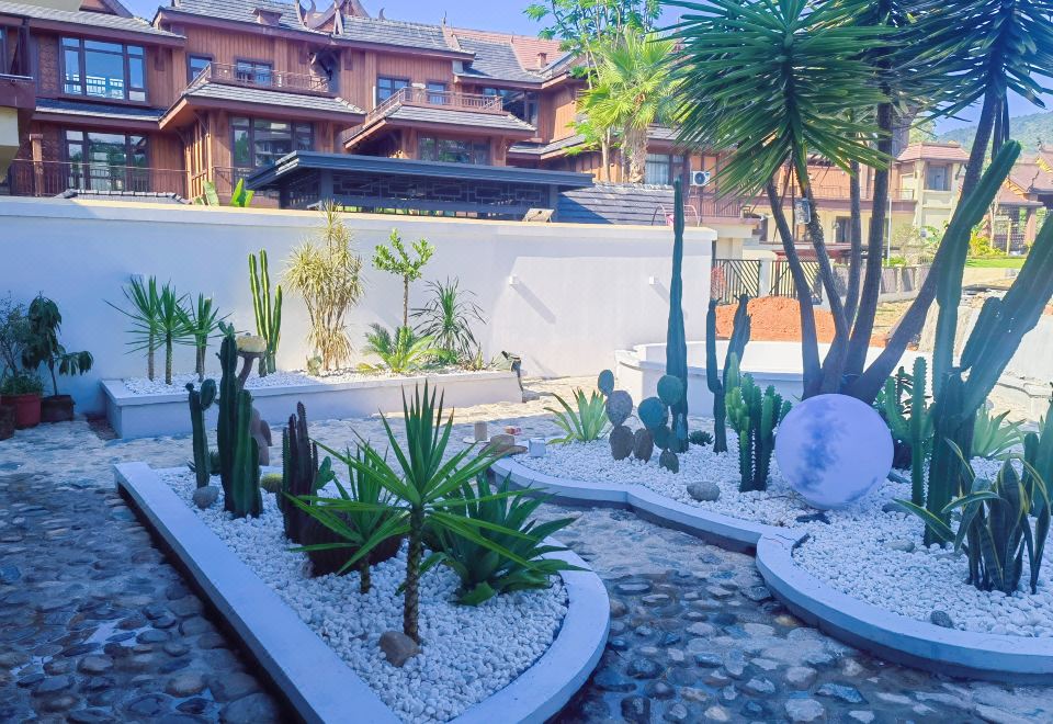 Mangshi Xishang Homestay (Yi Nationality Ancient Town Branch)Hotel Overview