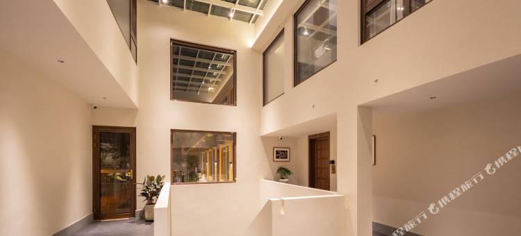 九华山坐忘山里民宿(九华山上肉身宝殿店)图片