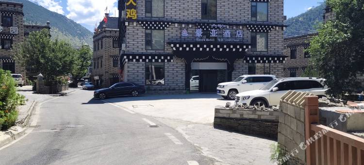稻城豪亚酒店图片