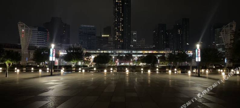 唐老鸭民宿(宁波火车站店)图片