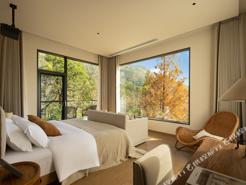 半山听云·拙朴美学民宿(南岳衡山景区店)