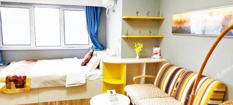 平行世界海景酒店(烟台南大街万达公寓店)图片