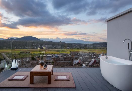 Tengchong Cloud free time panoramic hot Spring Resort inn Hotel Overview