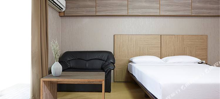 瓦塔纳酒店(Watana Hotel)图片