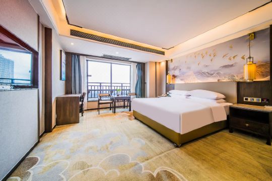 购物方便;紧邻美食城,ktv,养生会所,万达影城,丰富您的休闲时光,酒店