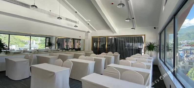 锦顺天华酒店(怒江大峡谷店)图片