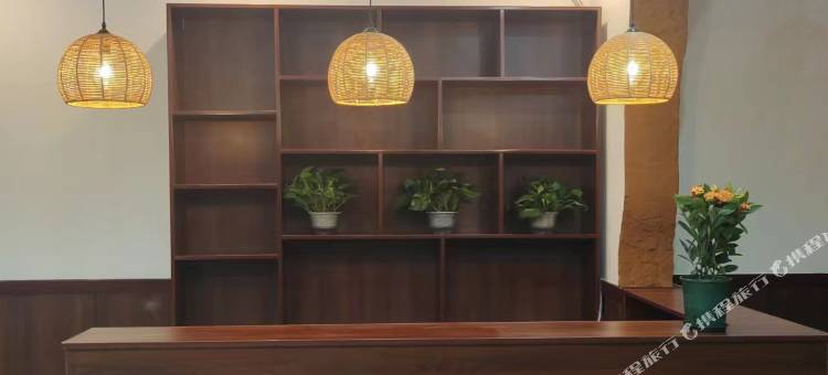 守貘良栖(卧龙镇店)图片