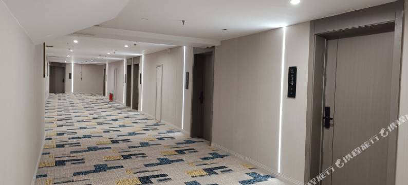 昌都朗廷酒店图片