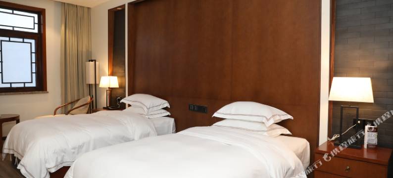 瓦屋仙居.珙桐山庄图片