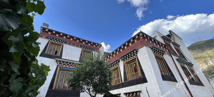 乡城德吉岭卡民宿图片